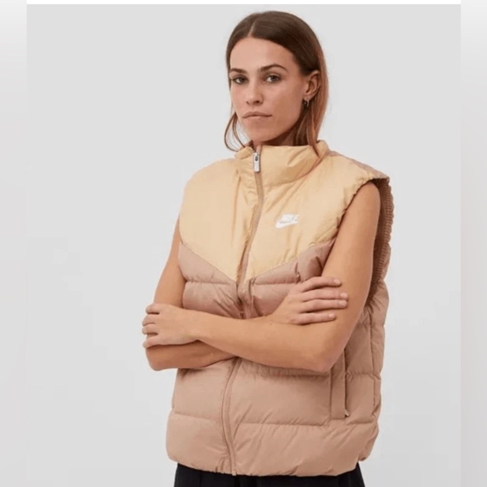 Nike Women’s Therma-Fit Windrunner Down Vest